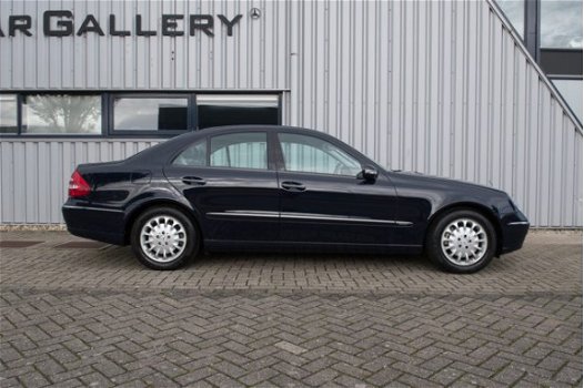 Mercedes-Benz E-klasse - E 200 K. Elegance 24773km - 1