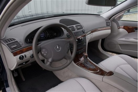 Mercedes-Benz E-klasse - E 200 K. Elegance 24773km - 1