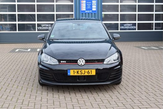 Volkswagen Golf - 2.0 TSI GTI - 1