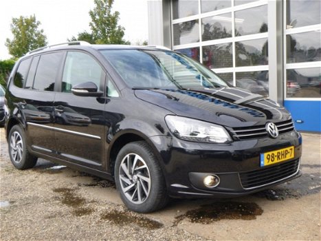 Volkswagen Touran - 1.2 TSI Highline BlueMotion - 1