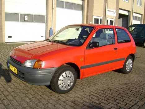 Toyota Starlet - 1.3-16V - 1