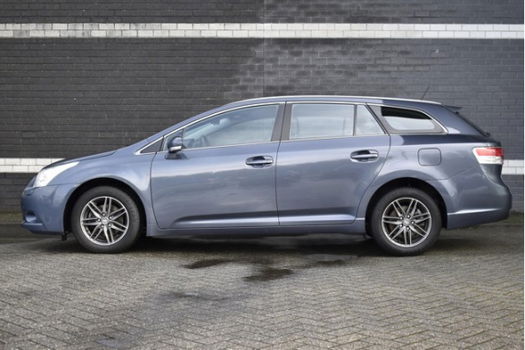 Toyota Avensis - 1.8 VVT-i 147pk Business / Navi / Clima - 1