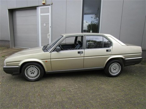 Alfa Romeo 90 - 2.5 QUADRIFOGLIO V6 - 1