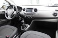 Hyundai i10 - 1.0i Comfort Navigatie | Lm-wielen | Parkeersensoren | Stootlijsten | Airco | Cruise c - 1 - Thumbnail