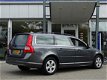 Volvo V70 - 2.5T Momentum - 1 - Thumbnail