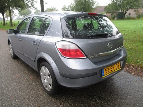 Opel Astra - 1.9 CDTi Essentia , nw distributieriem+koppelingsset - 1