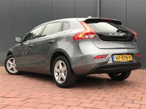 Volvo V40 - 2.0 D2 Summum Business , NU 80, - KORTING, Achteruit rij camera, BOVAG garantie - 1