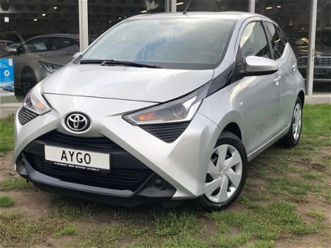 Toyota Aygo - 1.0 x-shift x-play | Airco, Mirrorlink, Camera - 1