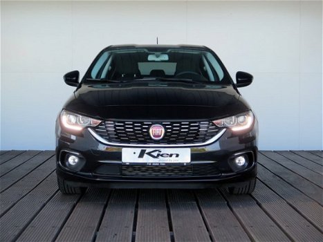 Fiat Tipo. - 1.4 T-Jet Business Lusso 120pk / Adaptive Cruise control / Leder / Navigatie - 1