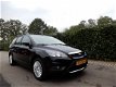 Ford Focus Wagon - 1.8 Titanium Flexi Fuel rijk uitgeruste, origineel Nederlandse auto - 1 - Thumbnail