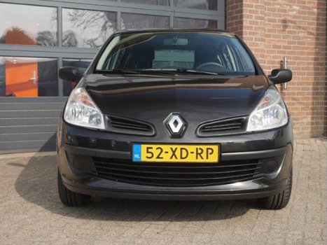 Renault Clio - 1.2-16V Business Line - 1