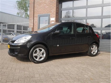 Renault Clio - 1.2-16V Business Line - 1