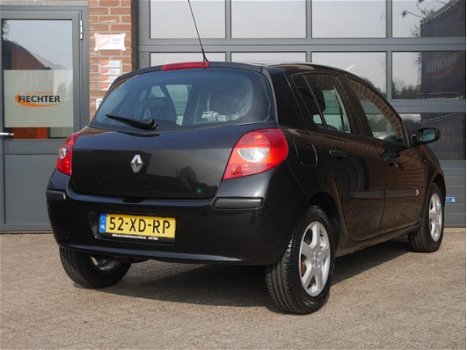 Renault Clio - 1.2-16V Business Line - 1