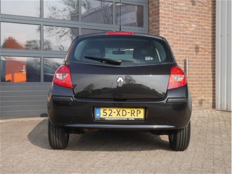 Renault Clio - 1.2-16V Business Line - 1