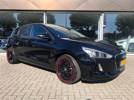 Hyundai i30 - 1.0 T-GDI Comfort | Navi | Clima | Camera | 17'' L.M. Velgen | Bluetooth | Trekhaak - 1