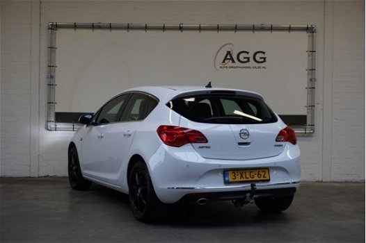 Opel Astra - 1.6 Turbo Design Edition 170PK Navigatie. Nationale Autopas (NAP) - 1