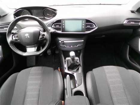 Peugeot 308 - 1.2 PureTech 110pk Blue Lease Executive Panoramadak Navigatie - 1