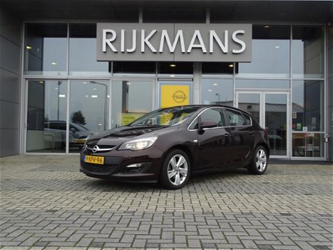 Opel Astra - Berlin 1.4T 120 pk - trekhaak - airco - cruise - dealeronderhoud - 1