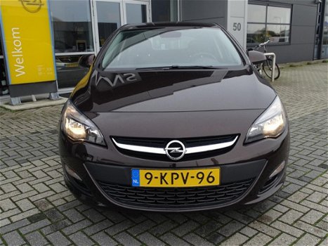 Opel Astra - Berlin 1.4T 120 pk - trekhaak - airco - cruise - dealeronderhoud - 1