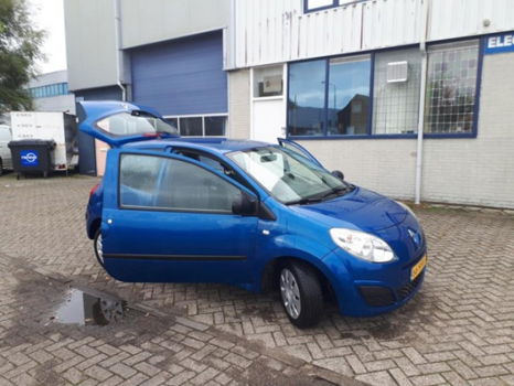 Renault Twingo - 1.2 Authentique 3 e EIGENAAR NAP /APK/TREKHAAK /AIRCO/KM 122000 /INRUIL MOG - 1