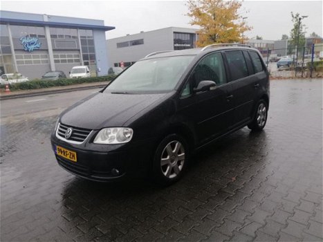 Volkswagen Touran - 2.0 TDI Highline AUTOMAAT NAP STOELVERWARMING CLIMATE CONTROLE APK 06-2020 - 1