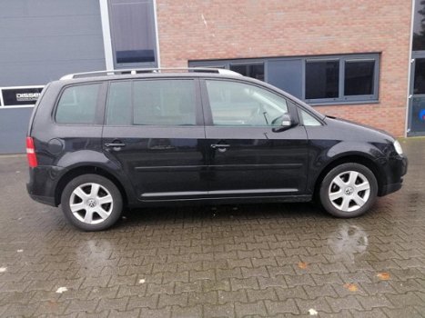 Volkswagen Touran - 2.0 TDI Highline AUTOMAAT NAP STOELVERWARMING CLIMATE CONTROLE APK 06-2020 - 1