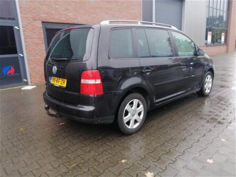 Volkswagen Touran - 2.0 TDI Highline AUTOMAAT NAP STOELVERWARMING CLIMATE CONTROLE APK 06-2020 - 1