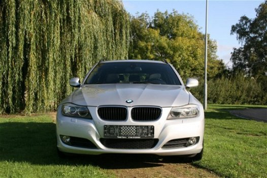 BMW 3-serie Touring - 318i High Executive - automaat, leder, navi, panodak - 1