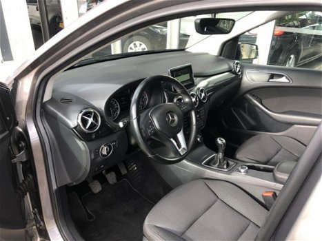 Mercedes-Benz B-klasse - 180 Ambition NAVI/STOELVERWARMING/AIRCO/LM VELGEN - 1