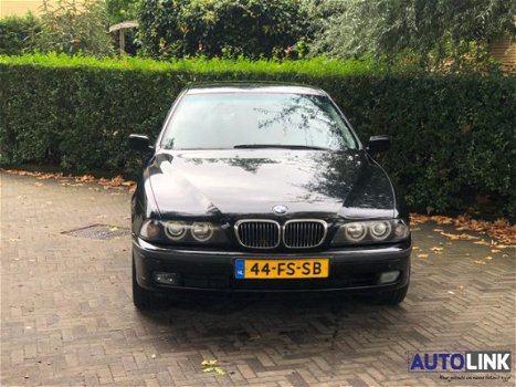 BMW 5-serie - 520i | Airco | Trekhaak | Youngtimer | - 1