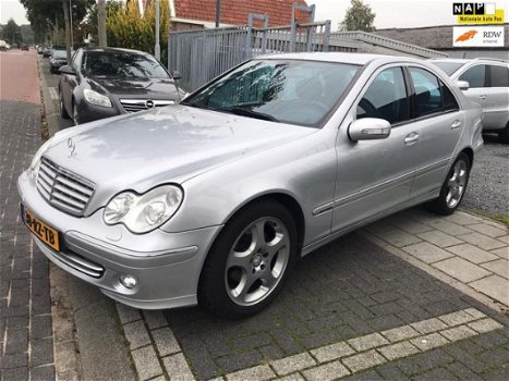 Mercedes-Benz C-klasse - 200 CDI Avantgarde / facelift / automaat / bi-xenon - 1