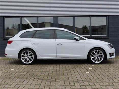 Seat Leon ST - 1.4 TSI ACT FR Dynamic Panoramadak | Alcantara | 18 inch | Navi - 1