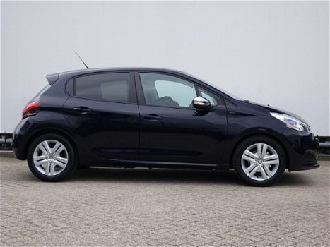 Peugeot 208 - 1.2 82pk Signature | NAV | Cruise | PDC - 1