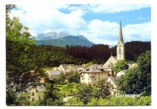 R166 Hermagor Gailtal Blich auf die Pfarrkirche mit Gartnerkofel  / Oostenrijk