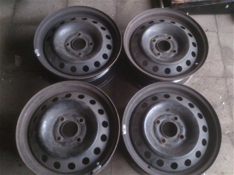 4 Stalen Velgen Nissan Primera Almera 15 Inch 4x114,3 - 3