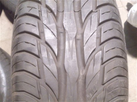 4 Stalen Velgen + banden Hyundai Trajet 215/65 R15 5x114,3 - 3