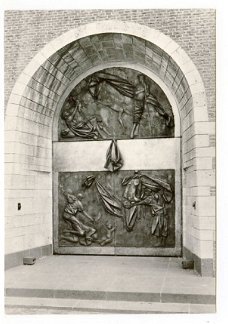 R181 Rotterdam Laurenskerk Bronzen deuren in de toren