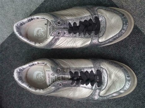 zilveren Sneakers Mt 44 - 1