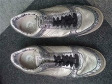 zilveren Sneakers Mt 44