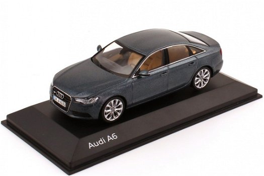 1:43 Schuco AUDI A6 C7 sedan Aviatorblue metallic donkerblauw - 1