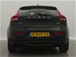 Volvo V40 - 2.0 D4 191PK Momentum Business / NAVI / PDC / HALF LEDER / AIRCO-ECC / CRUISE CTR. / LM- - 1 - Thumbnail