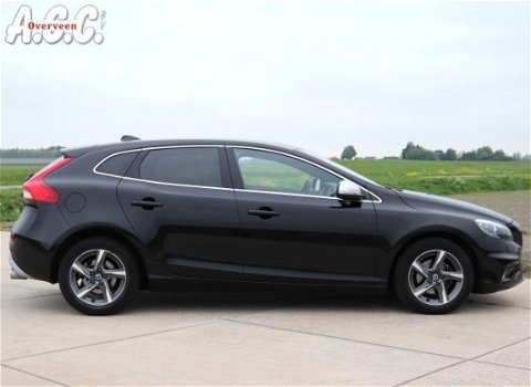 Volvo V40 - 2.0 D2 R-Design Leer Xenon Navi ECC PDC - 1