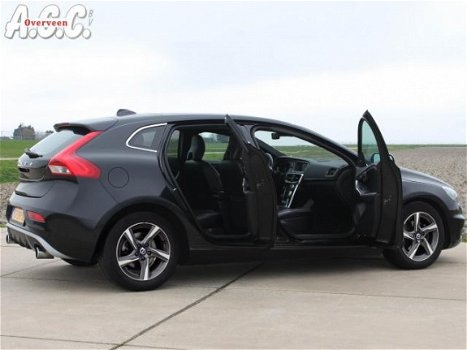 Volvo V40 - 2.0 D2 R-Design Leer Xenon Navi ECC PDC - 1