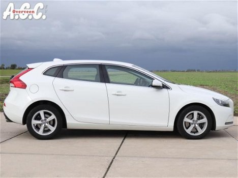 Volvo V40 - 2.0 D4 190pk Trekhaak ECC Navi PDC - 1