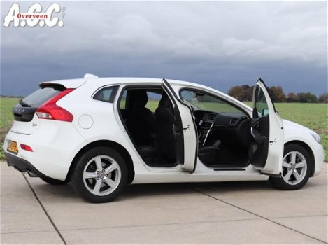 Volvo V40 - 2.0 D4 190pk Trekhaak ECC Navi PDC - 1