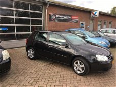 Volkswagen Golf - 1.6 FSI Trendline Business