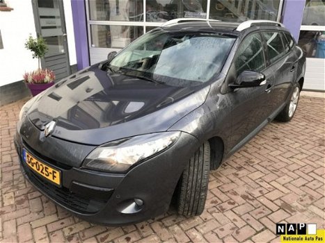 Renault Mégane - 1.5 dCi Dynamique * AUTOMAAT * NAVIGATIE - 1