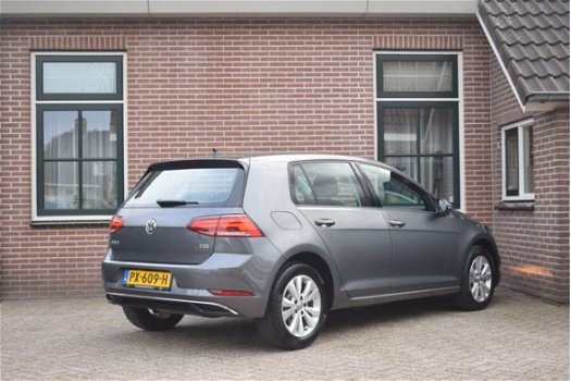 Volkswagen Golf - 1.6 TDI 90pk Comfortline Ecc Pdc ACC Navigatie 5drs - 1