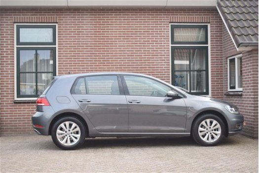 Volkswagen Golf - 1.6 TDI 90pk Comfortline Ecc Pdc ACC Navigatie 5drs - 1