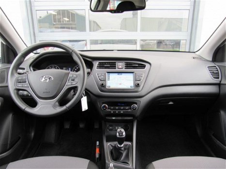 Hyundai i20 - 1.0 T-GDI Comfort Navigatie Apple CarPlay Fabrieksgarantie 02/2024 - 1